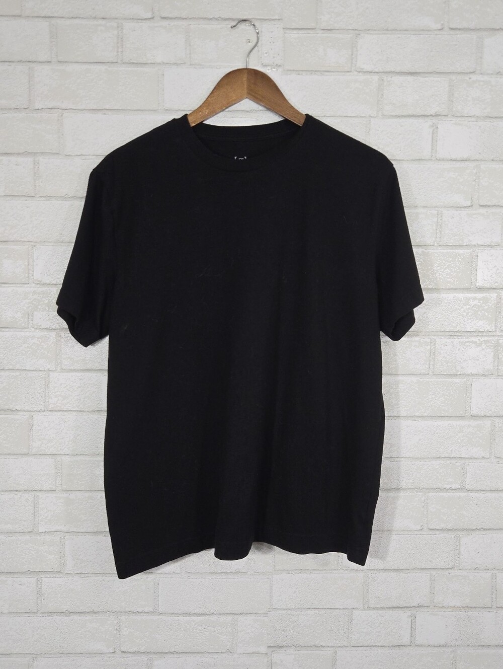 black short sleeve tee‎